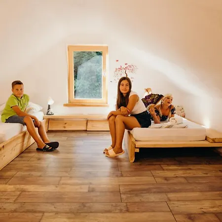 Linca Hiska Pod Slapom Podvelka